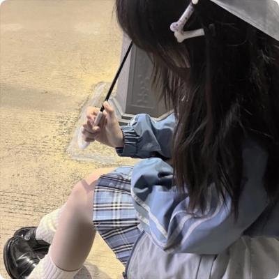 一双绣花鞋